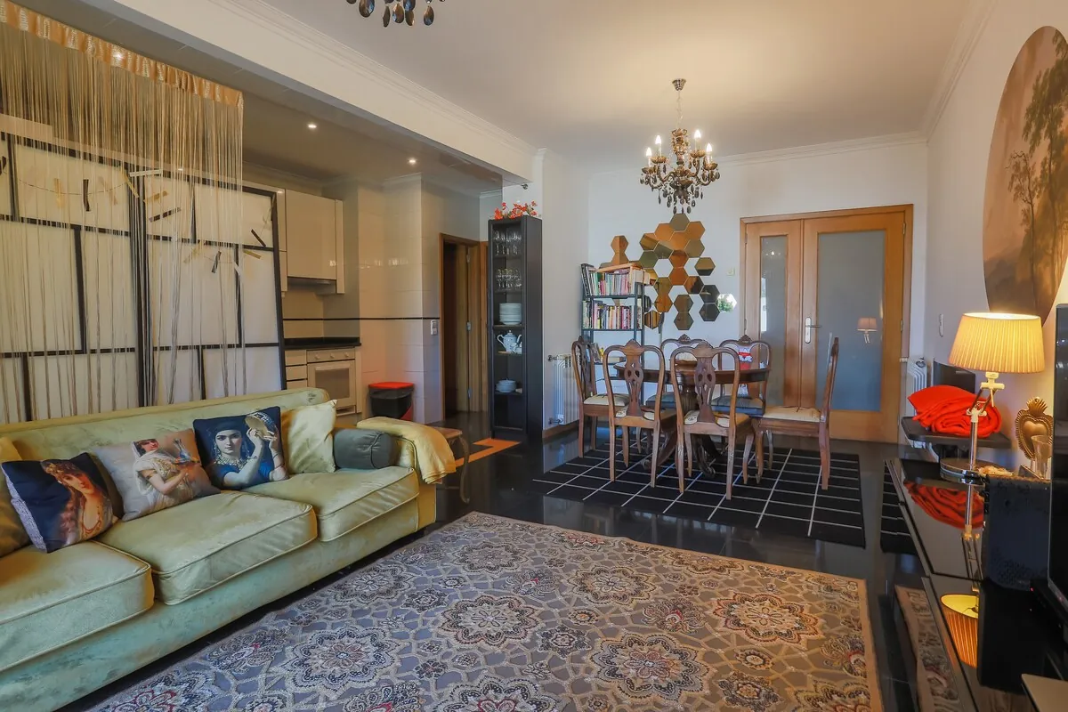 Bright living and dining room at NorteSoul Miramar