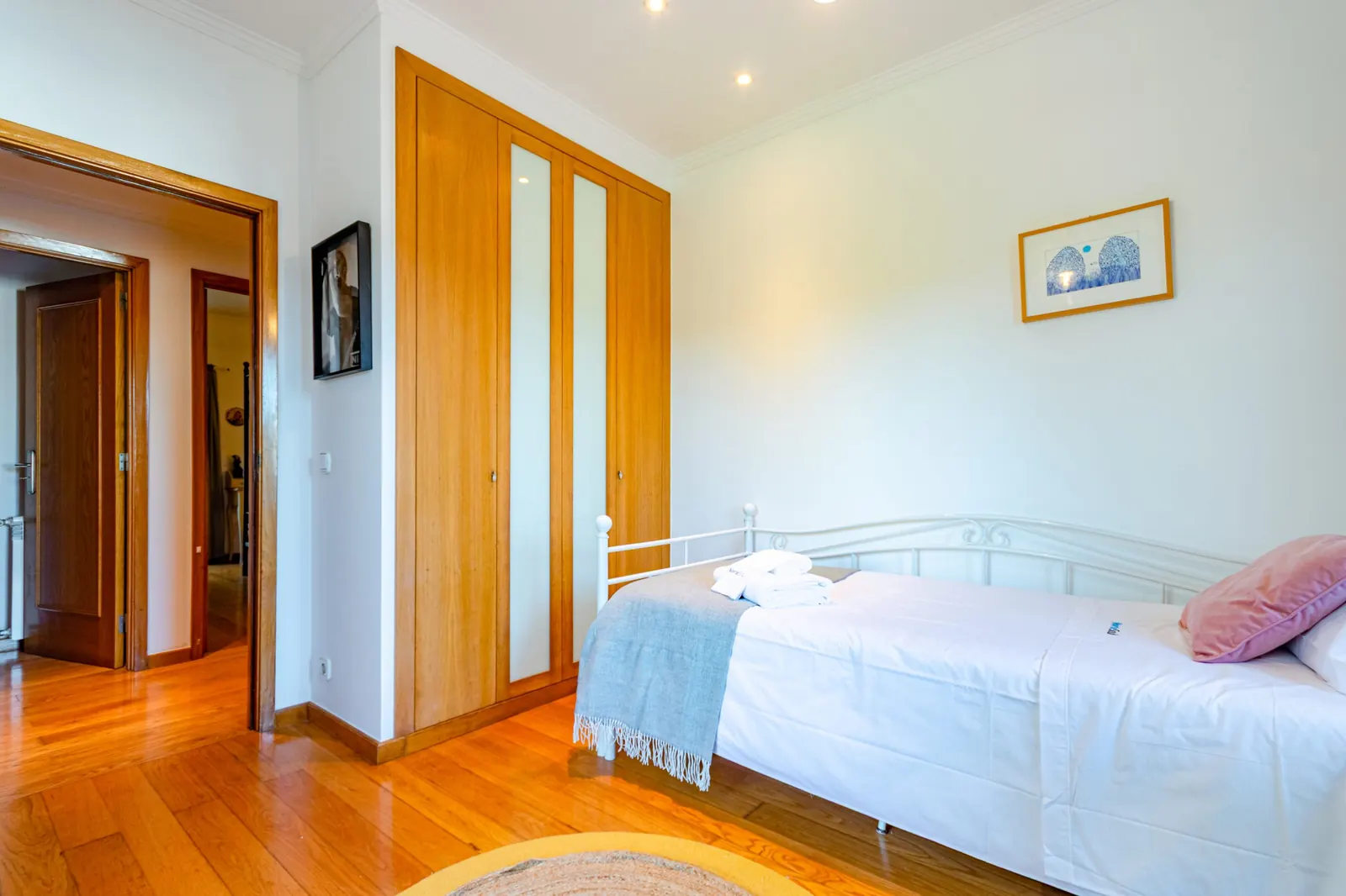 Third bedroom with single beds