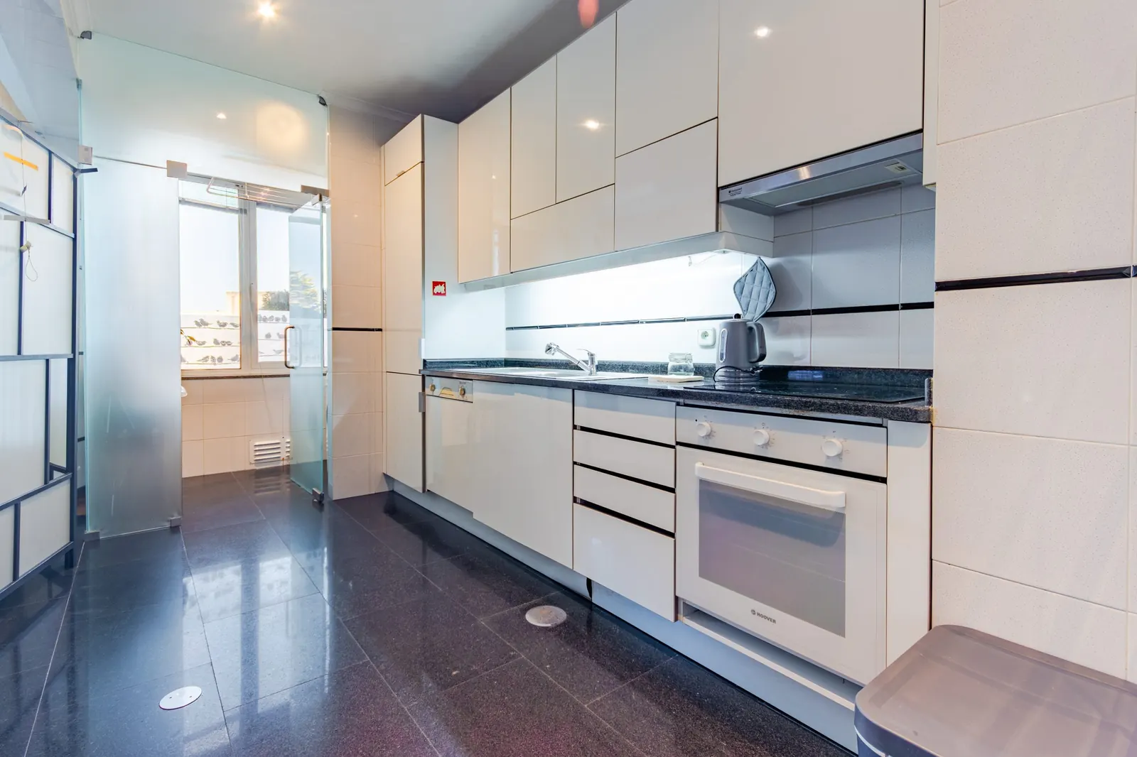 Fully equipped kitchen