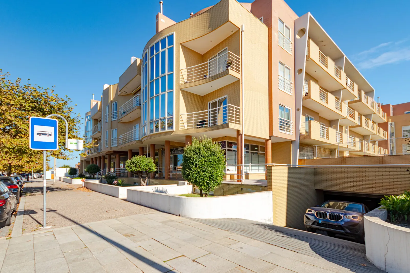 Sunlit building exterior on Avenida Gago Coutinho